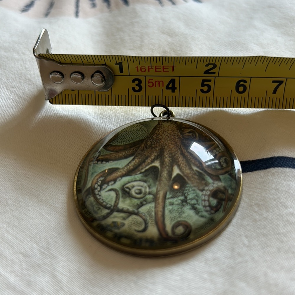 Octopus Pendant - Picture 4 of 4